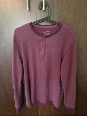 UNTUCKit Long-Sleeve Henley Shirt in Wine - Like New M